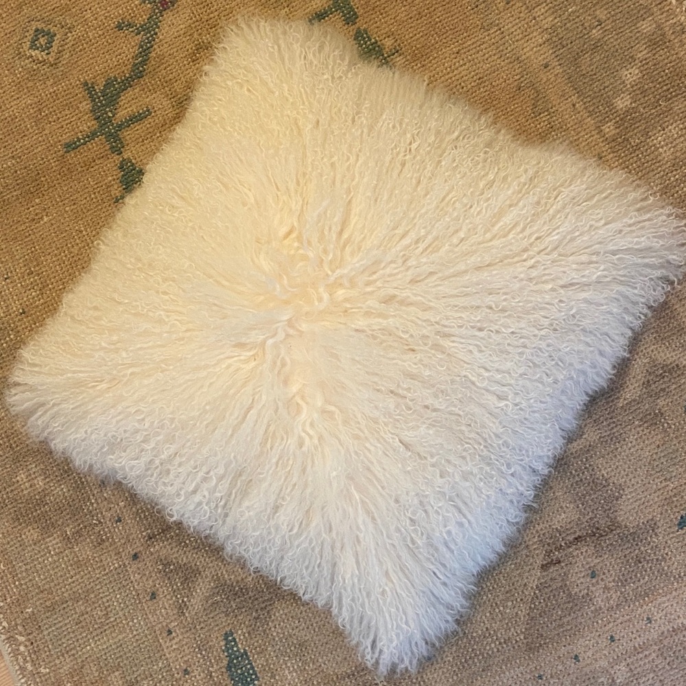 Pur Fur Cream/ Off White REAL Mongolian Fur Plush Pillow!  Like New